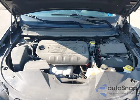 2020 Jeep Cherokee Latitude Plus z USA, uszkodzony, nr VIN 1C4PJMLB8LD510402